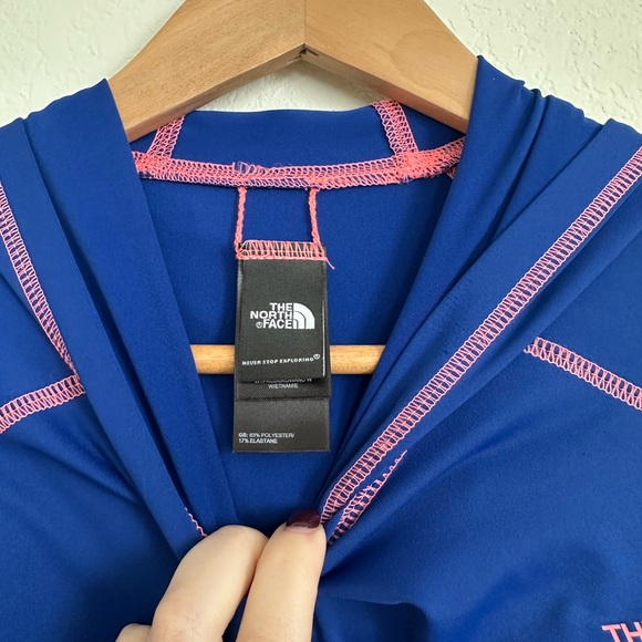 💘 The North Face Blue Hoodie with Pink Accents Women’s Medium +FREE GIFT! - Picture 4 of 6